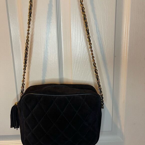 Vintage L.J.Simone Navy Blue quilted Suede crossbody bag gold tone chain accent. - Picture 4 of 12